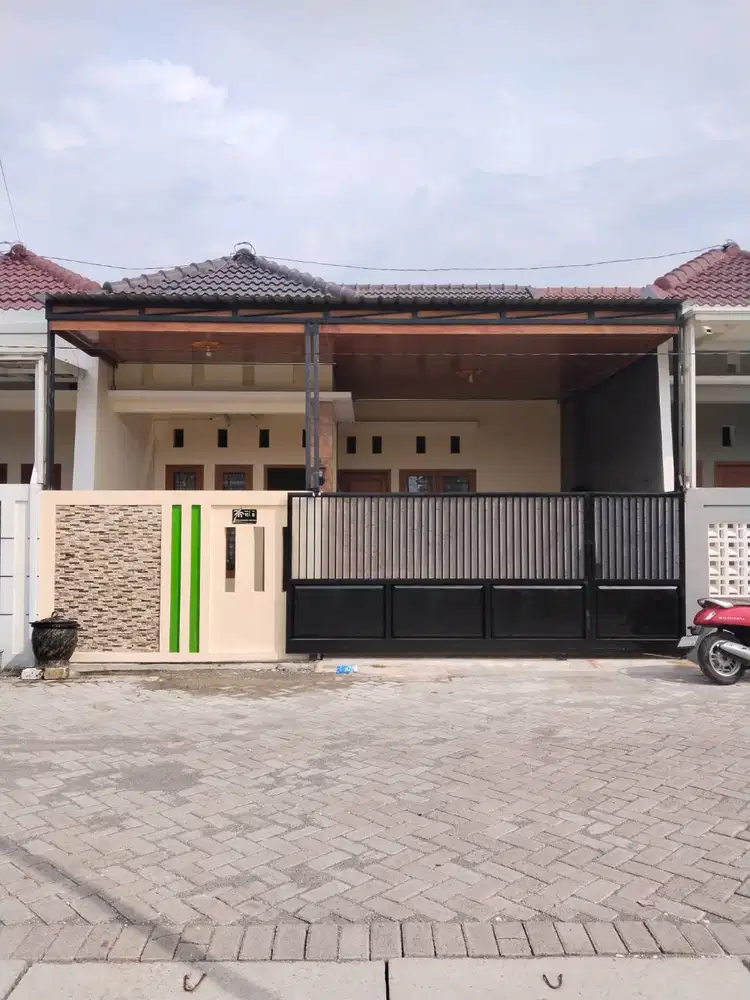 Dikontrakkan 1 unit rumah lokasi tengah kota