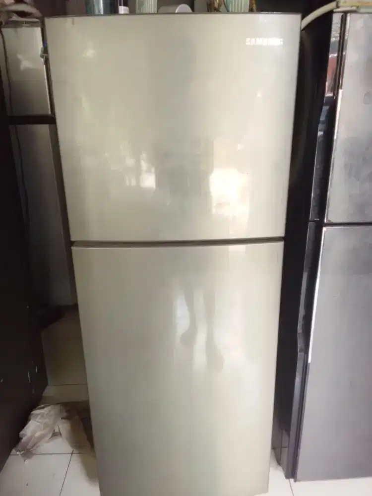 Kulkas 2 pintu normal