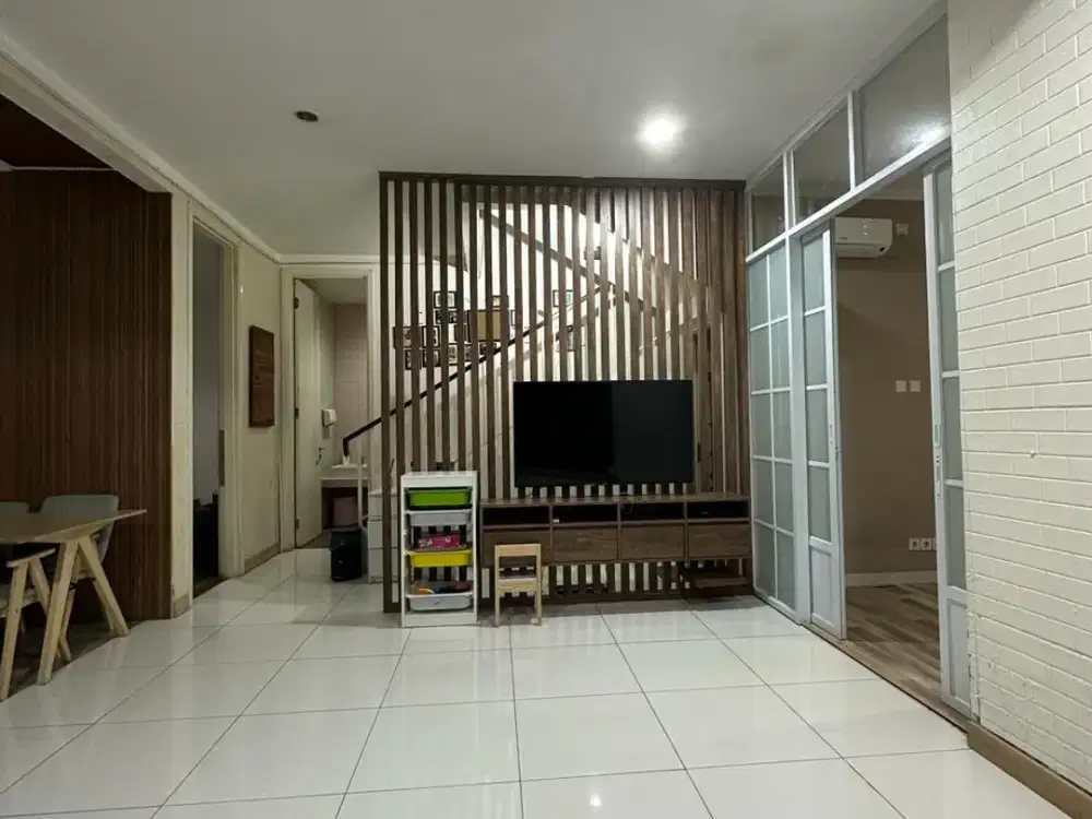 Rumah Bagus dan Keren ada Balkon di Discovery Bintaro Jaya - PR 12631