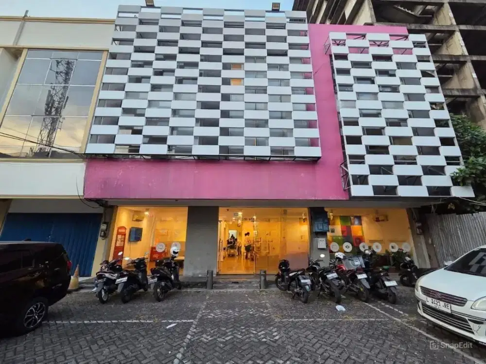 RUKO JEMURSARI JEJER TIGA DALAM KOMPLEKS TERAWAT