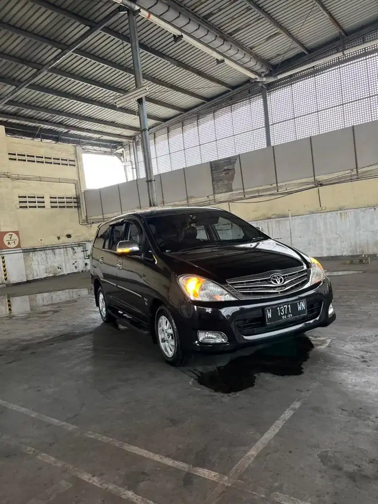 Toyota Grand Innova Diesel 2.5 G MT Manual 2010