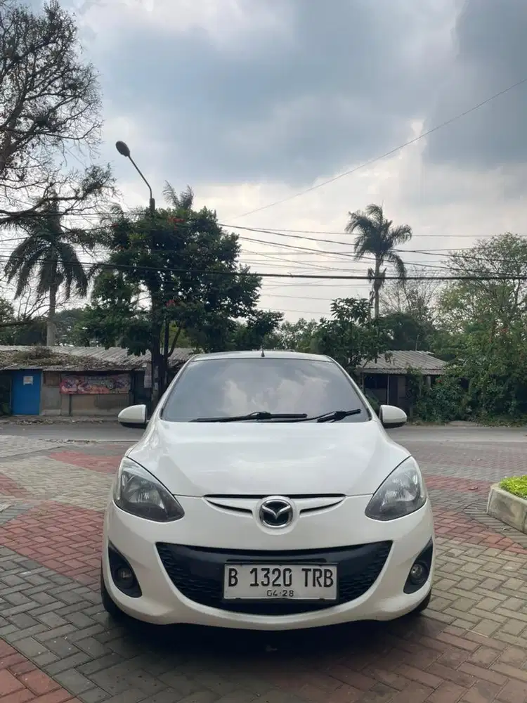 Mazda 2 V 1.5 manual 2012