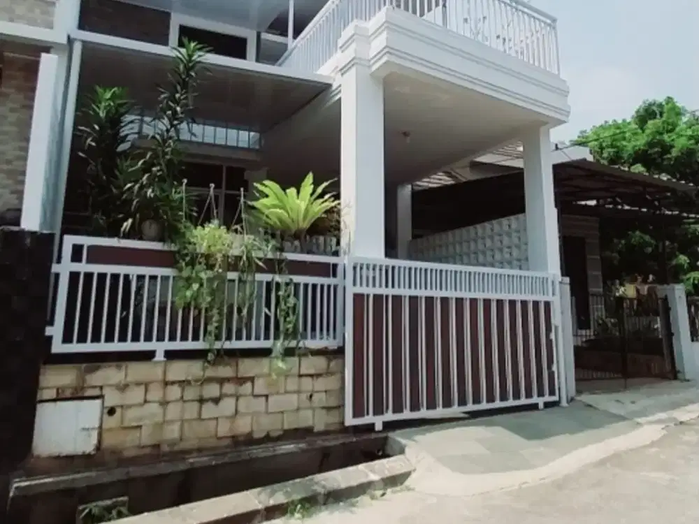 rumah bukit golf Cibubur rapi terawat