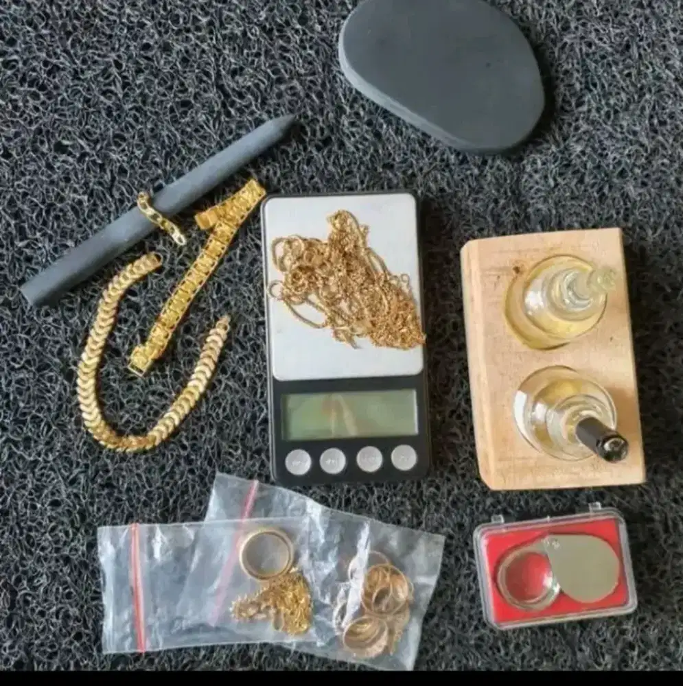 Terima emas tanpa surat harga tertinggi