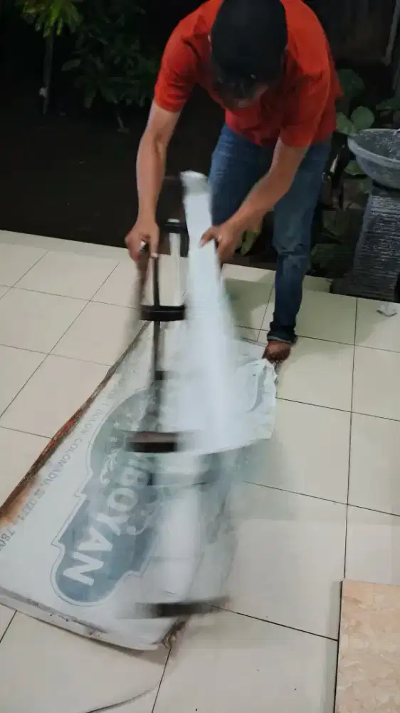 Ganti gambar & lampu neonbox papan nama reklame mmt banner stiker BISA