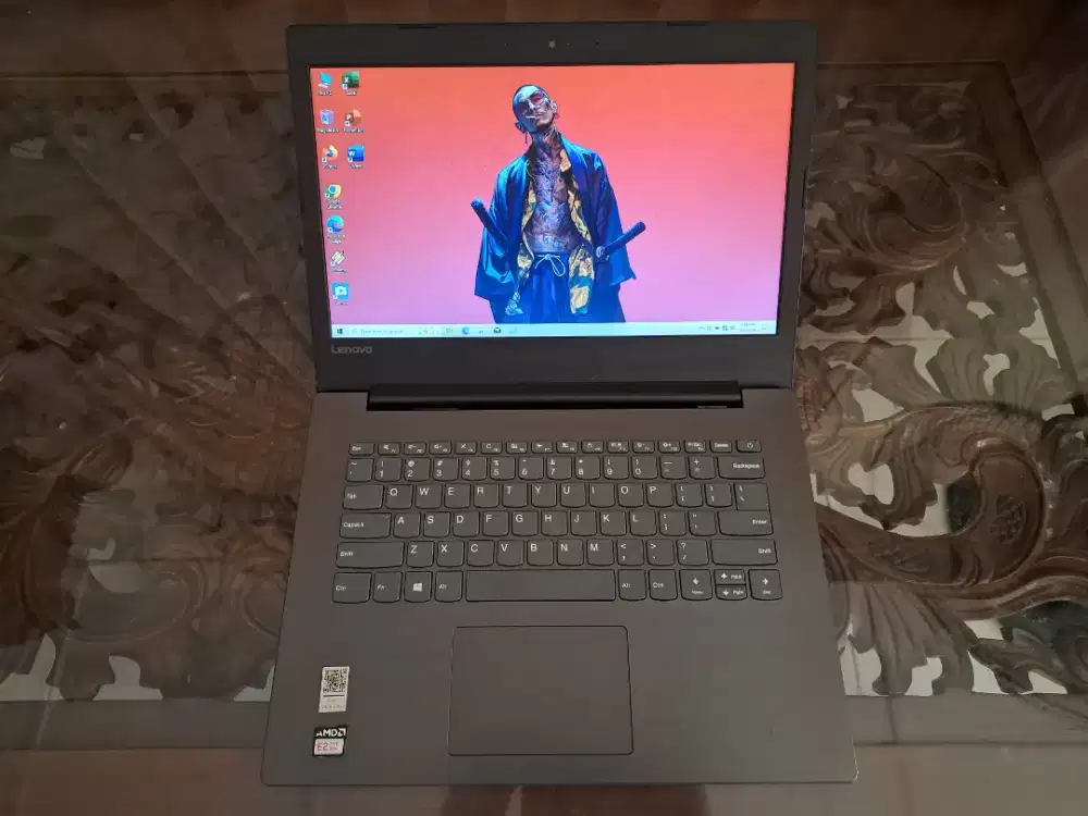 Laptop slim lenovo, E2-9000, ram ddr4 4gb, hdd 500gb,win 10 siap pakai