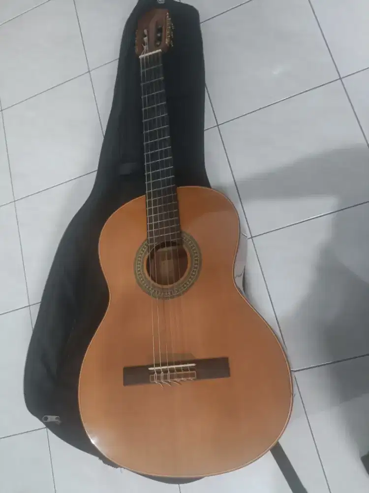 Gitar Klasik Premium Antonio Ramirez R-56-N Rare  Like New tanpa cacat
