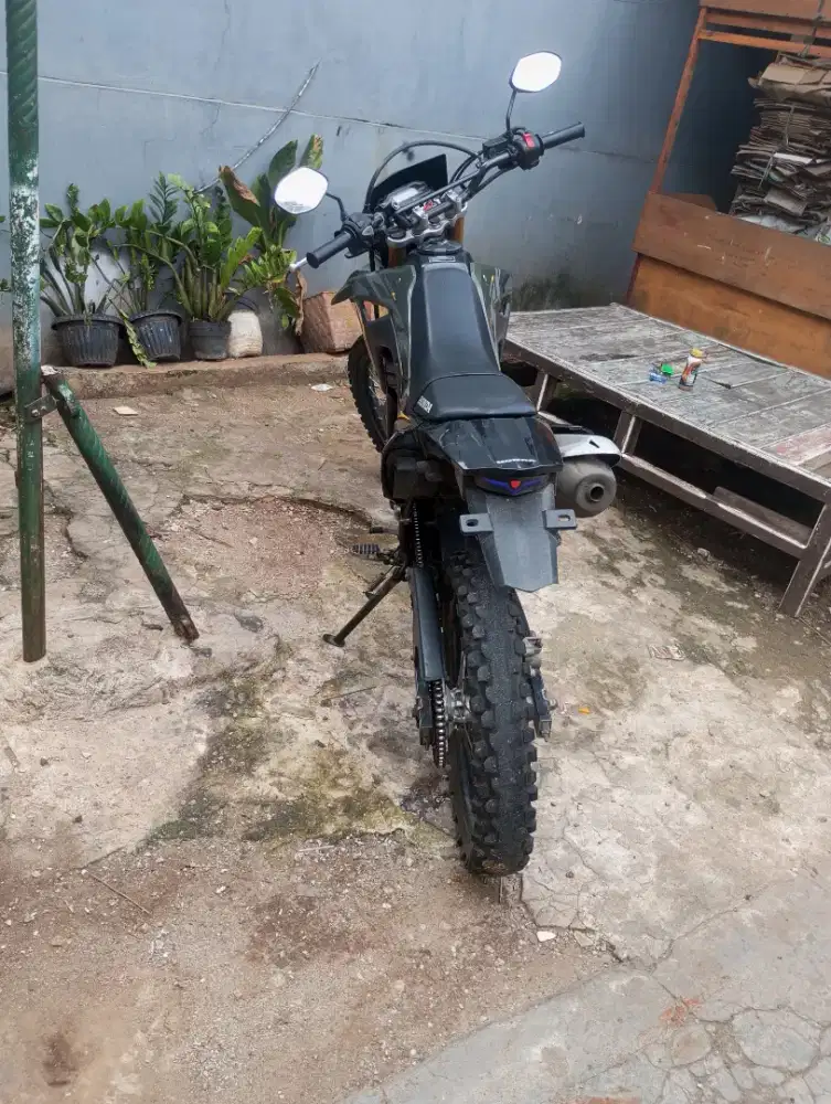 Di jual crf 150 l 2022 akhir