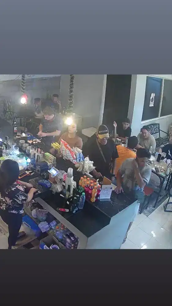 Crew Cafe / Tukang Masak