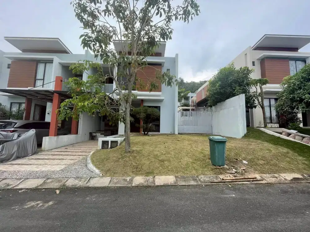 Dijual rumah 2 lantai hook tengah di Agathis, Sukajadi, Batam Center
