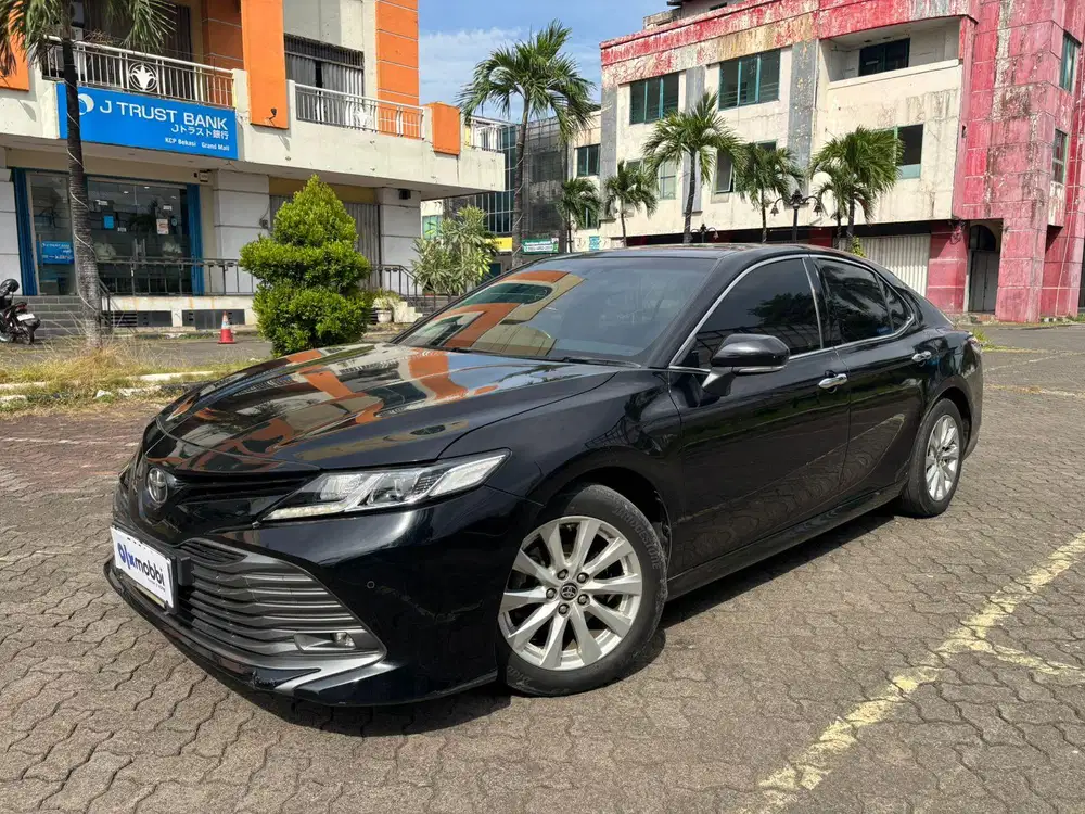 Pajak Panjang - Toyota Camry 2.5 V Bensin-AT 2019