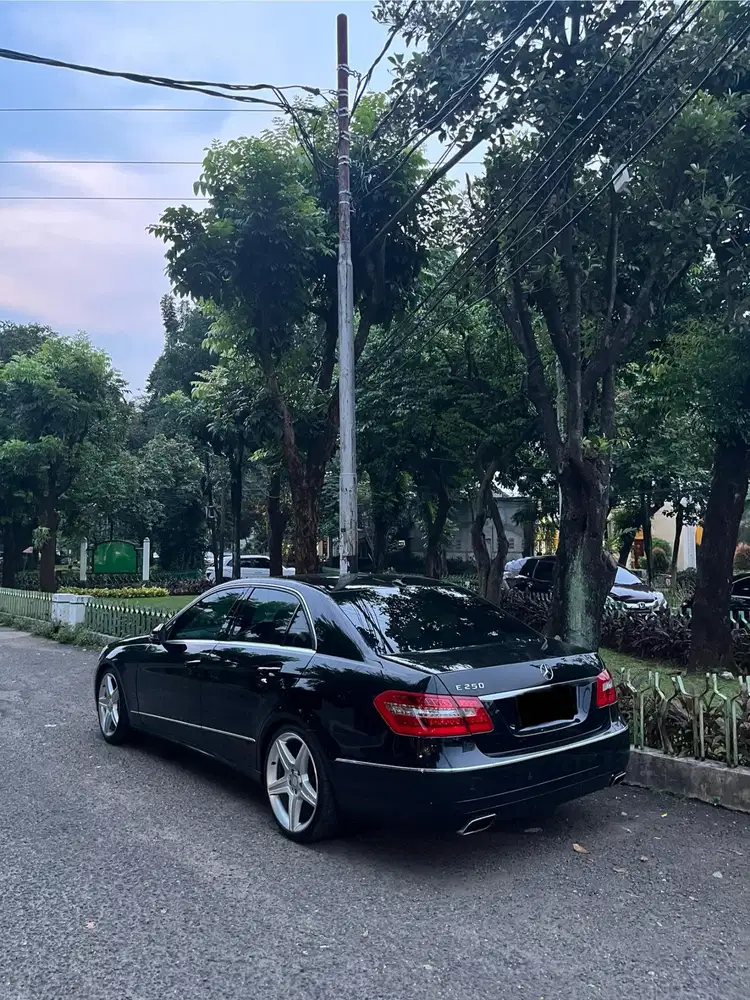 Mercedes-Benz E250 2009 Bensin