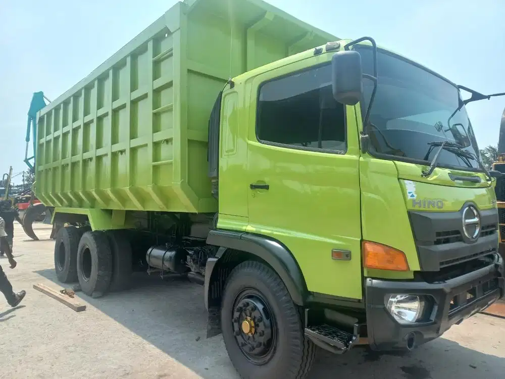 Hino Lohan 500 dumptruck