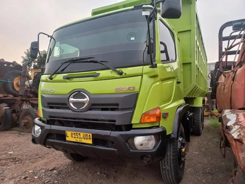 Hino Lohan 500 dumptruck