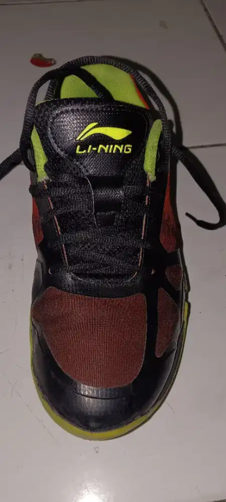 Sepatu li-ning saga lite4