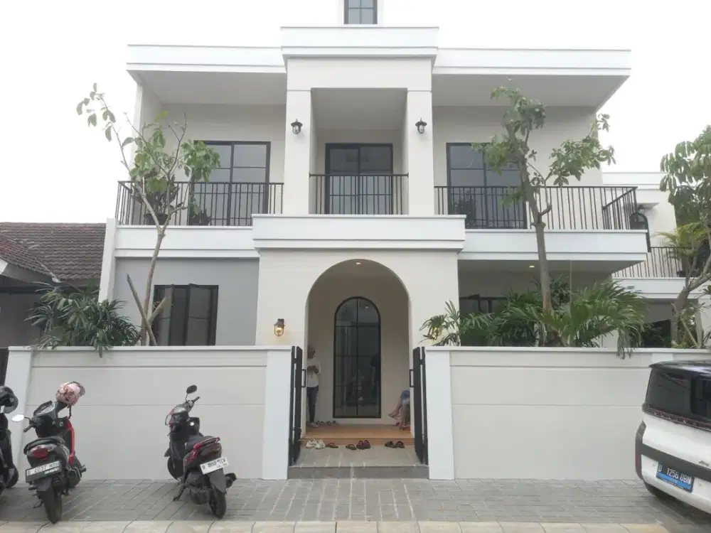 DIJUAL RUMAH DI KENCANA LOKA BSD