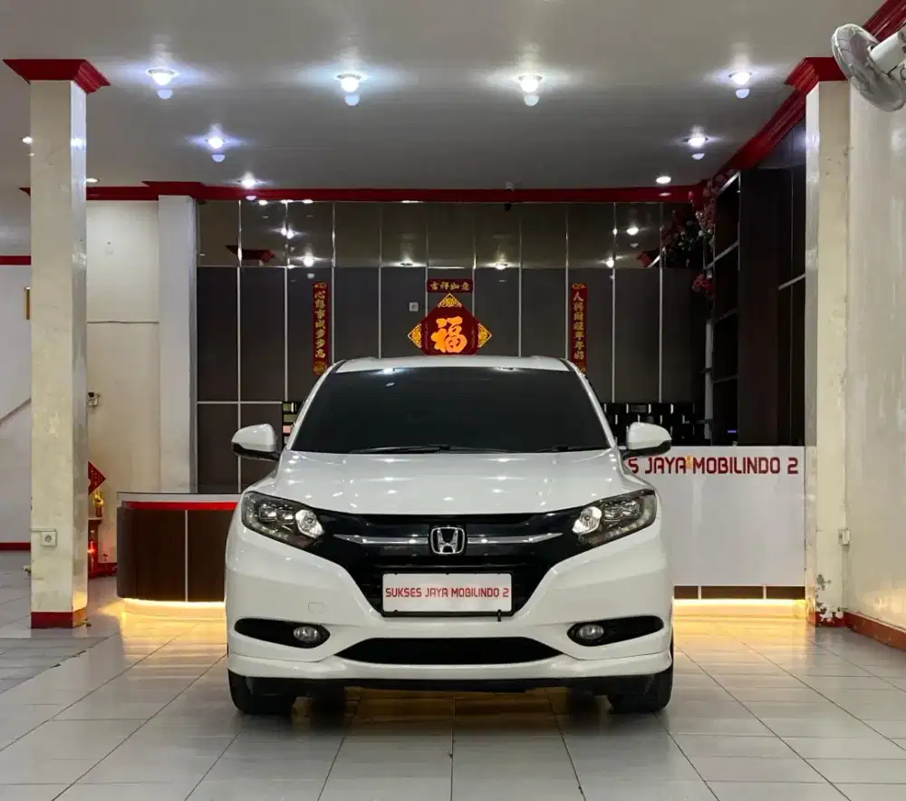 HONDA HRV 1.8 E CVT TAHUN 2016 
KM 71.629