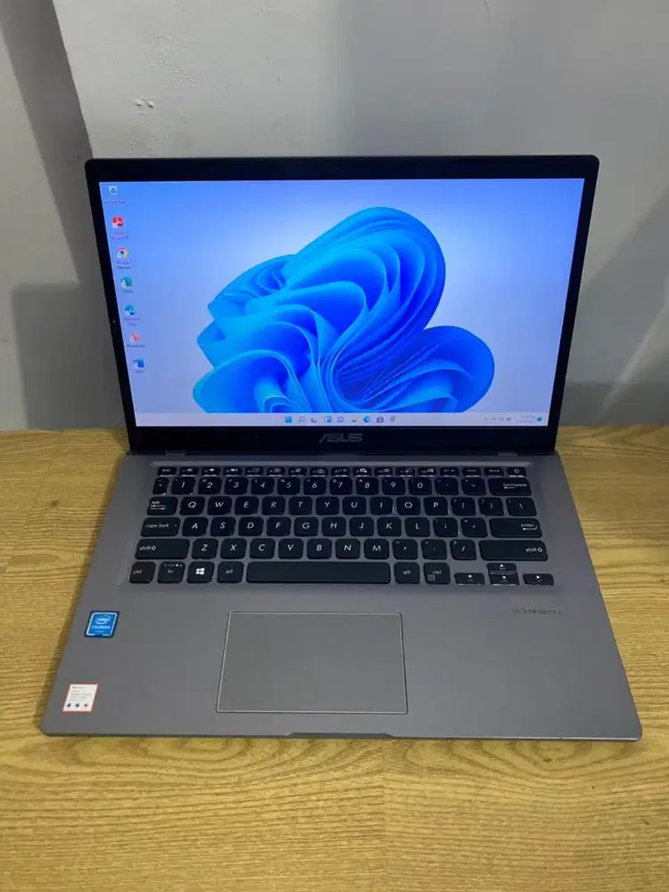 Laptop Asus Vivobook A409M mulus