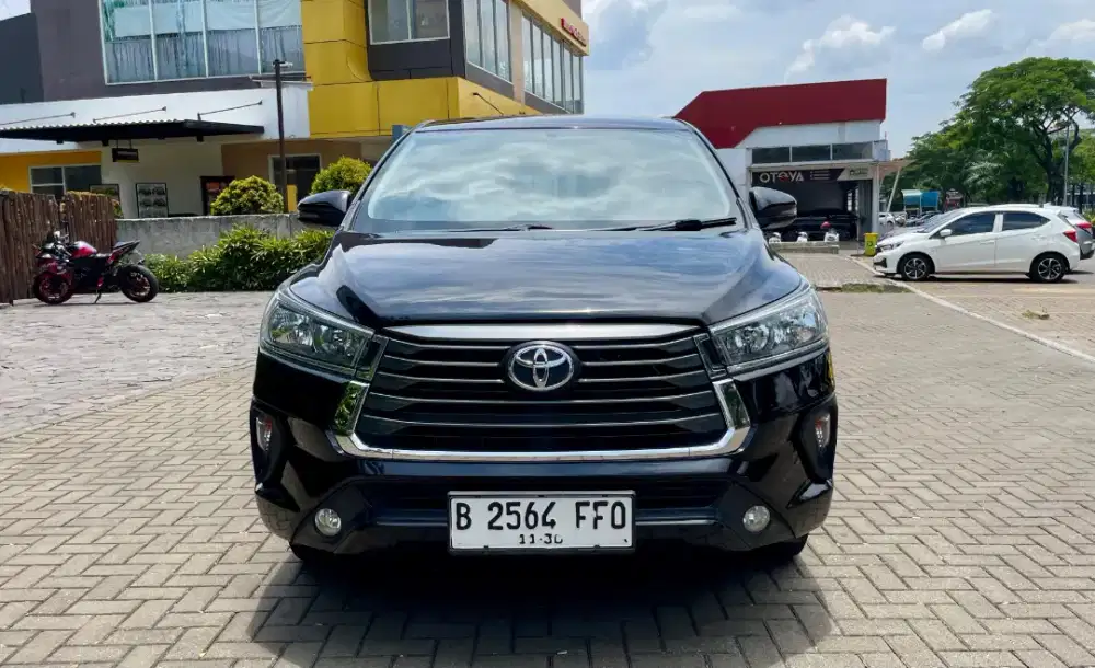 Toyota Inova G LUX AT bensin 2020 Hitam