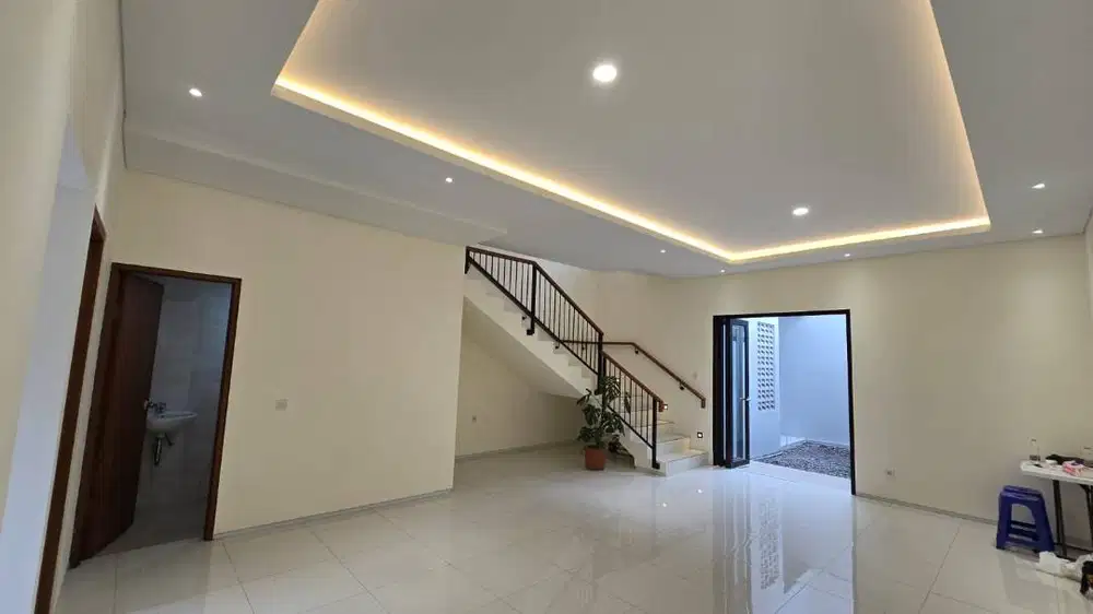 MINIMALIS MODERN DAERAH TURANGGA SAYAP REOG akses ke pusat, Modern