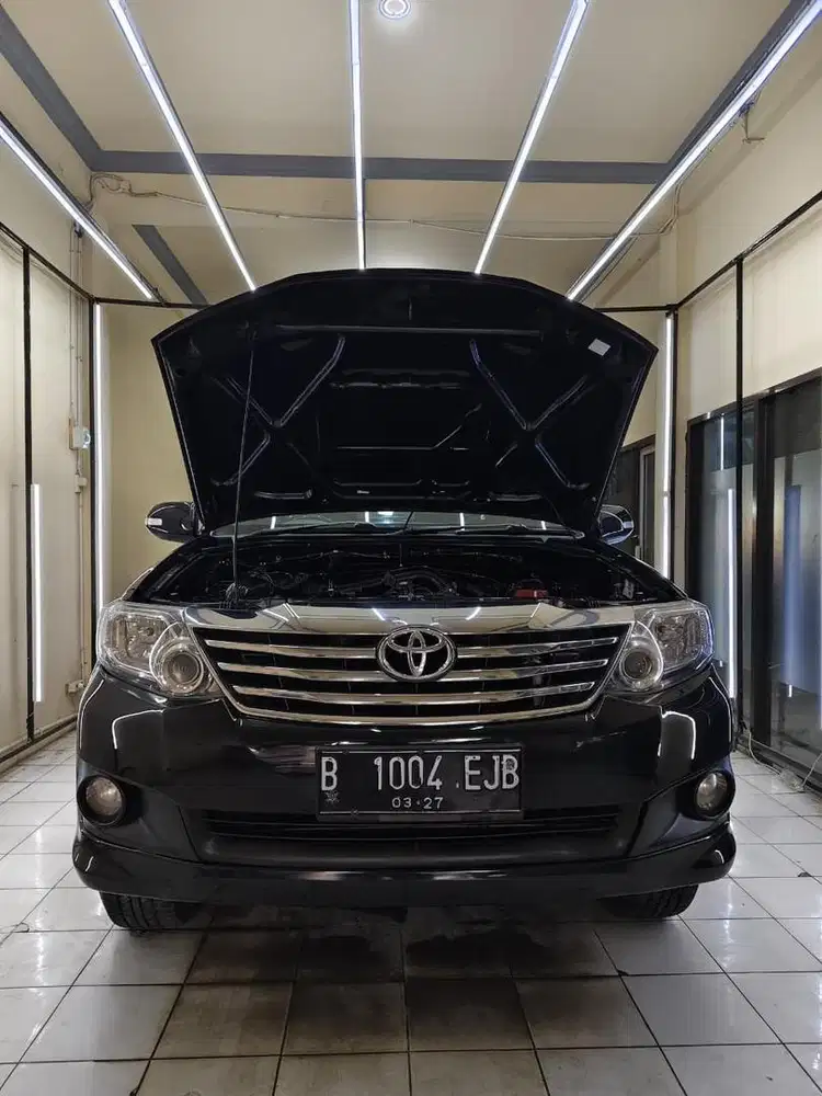 Jual mobil fortuner 2012