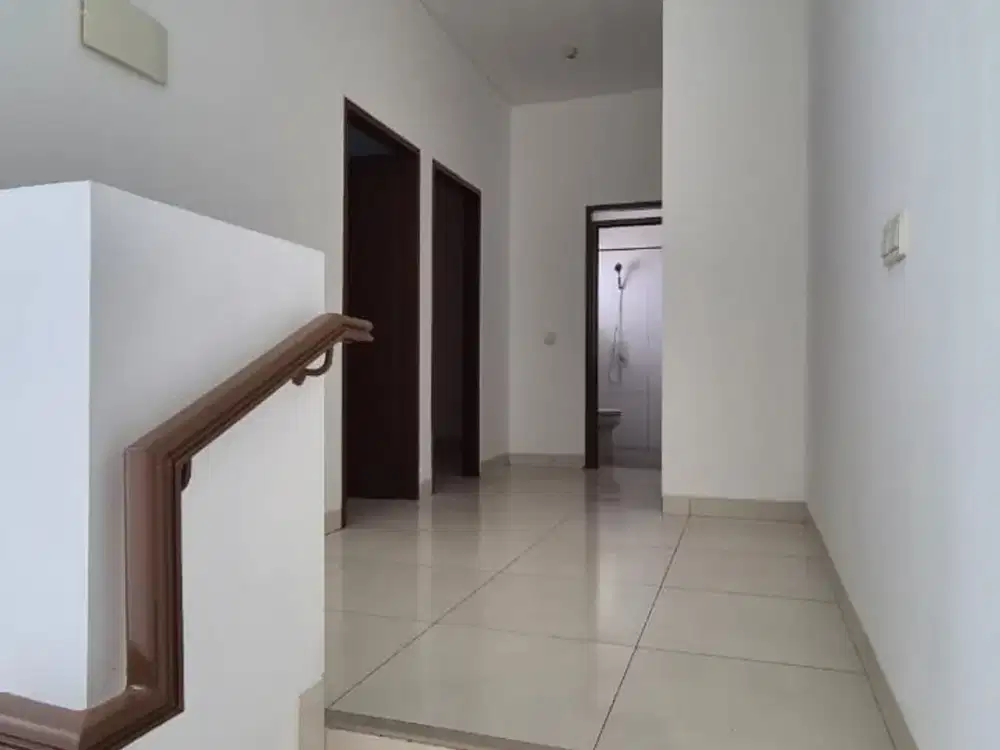 Disewakan Rumah 2 Lantai Dengan Semi Furnished Siap Huni di JGC Cakung Jakarta Timur