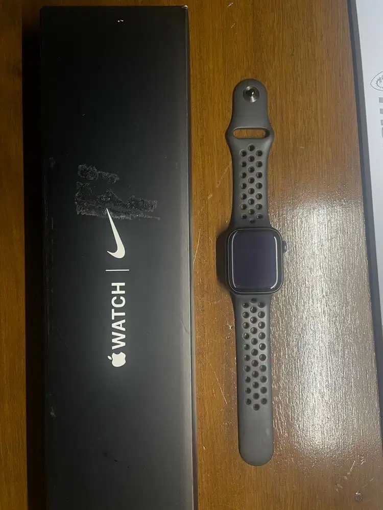 Apple Watch Series 7 Nike Edition