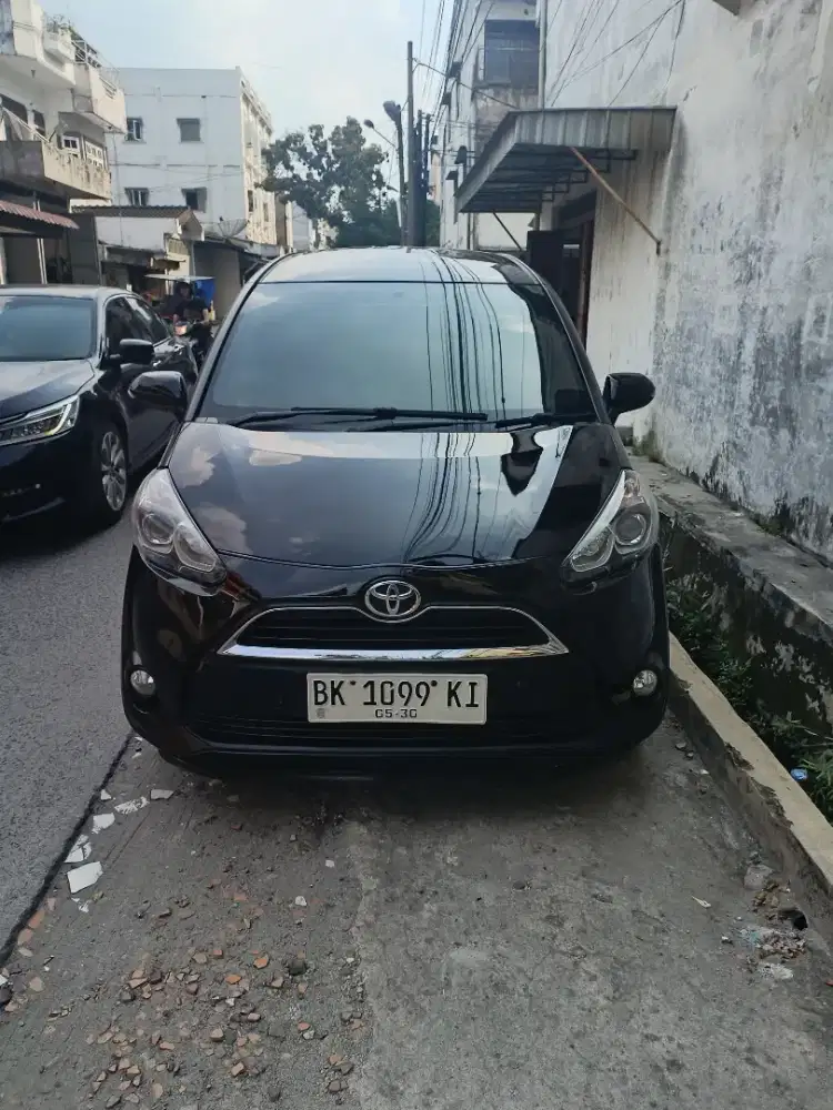 Toyota Sienta V Metic Thn 3016