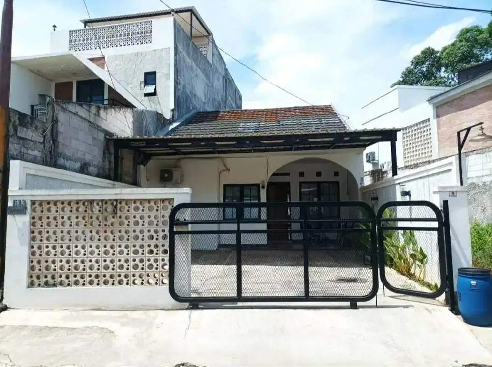 RUMAH 1 LANTAI BERGAYA MODERN MINIMALIS DI SERPONG TANGSEL