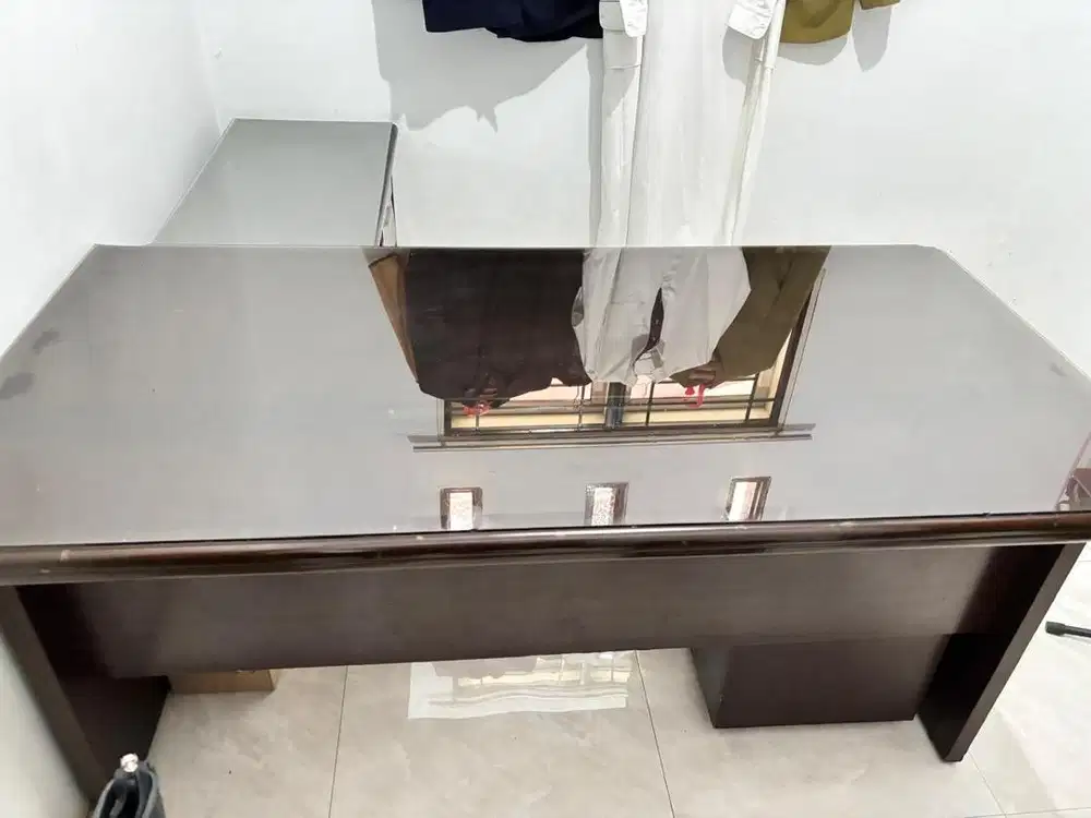 Meja Kantor Direktur