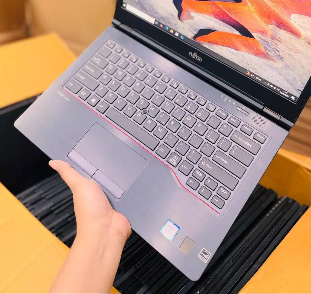 Laptop murah Fujitsu u7410 Core i7 GEN 10 RAM 8/256GB sekolah kuliah
