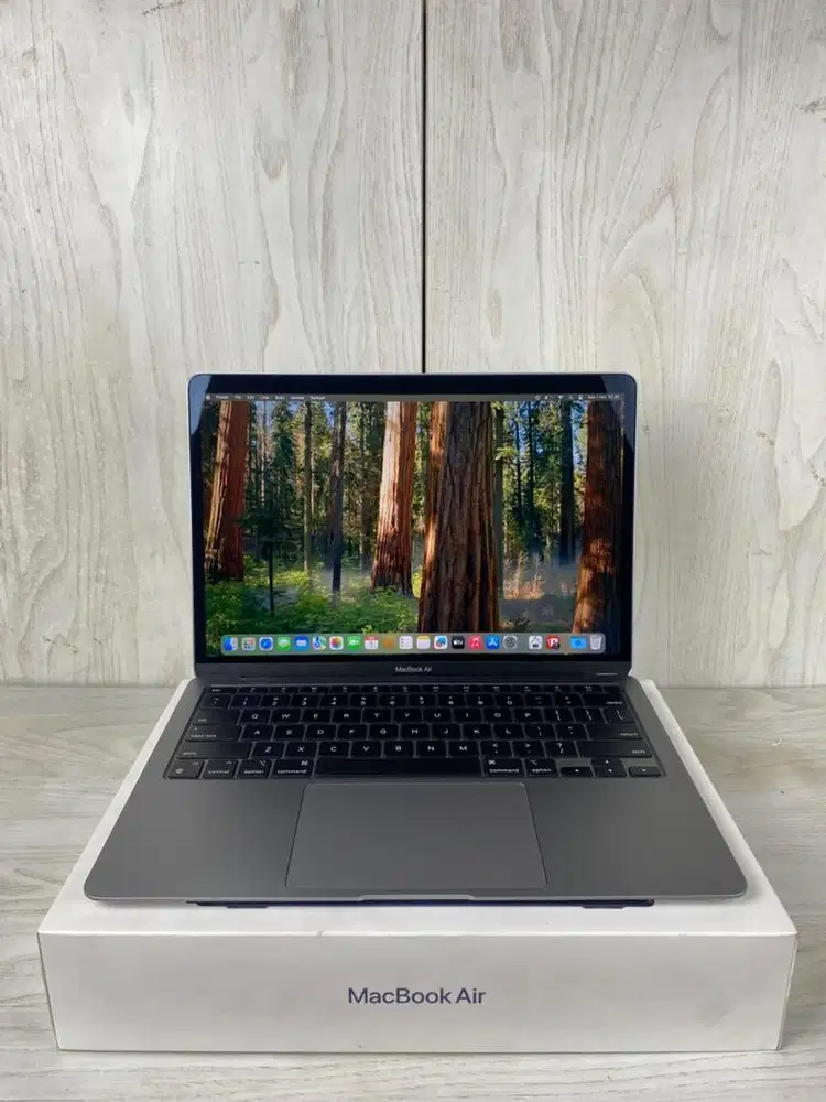 Macbook Air M1 2020 13 8/256gb