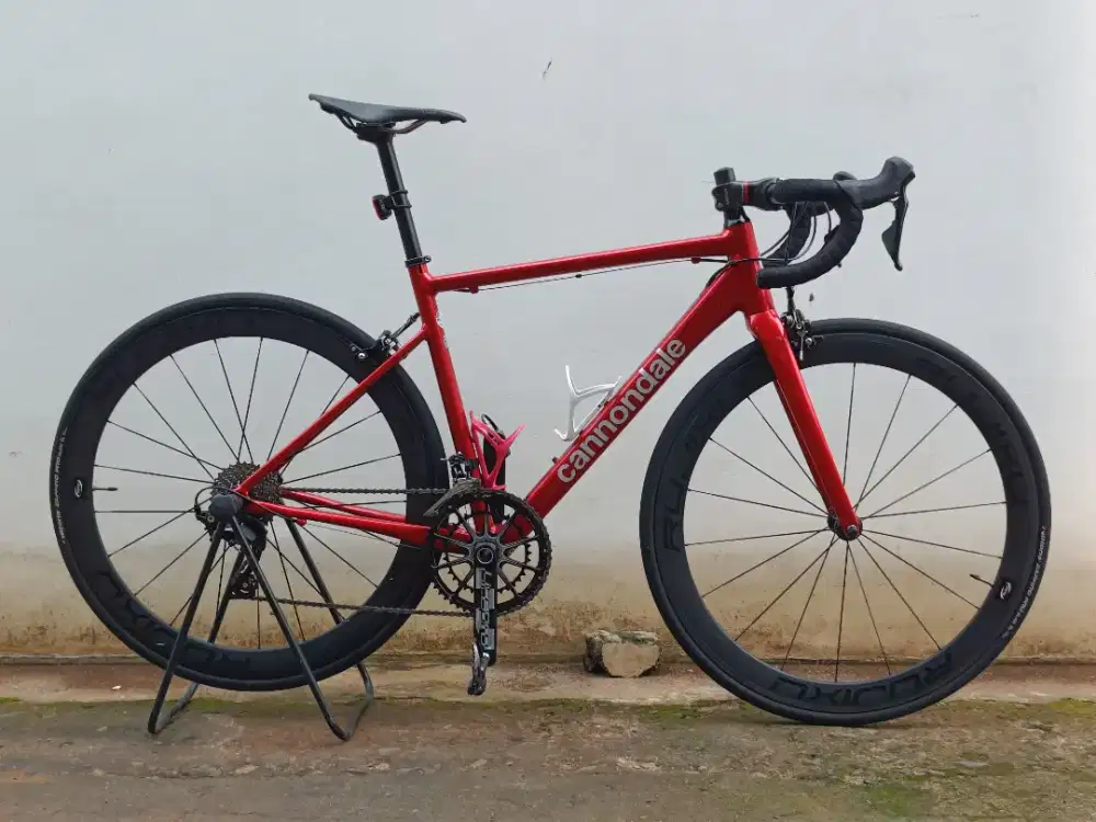 Roadbike Road Bike Cannondale CAAD Optimo Shimano 105 Wheelset Carbon