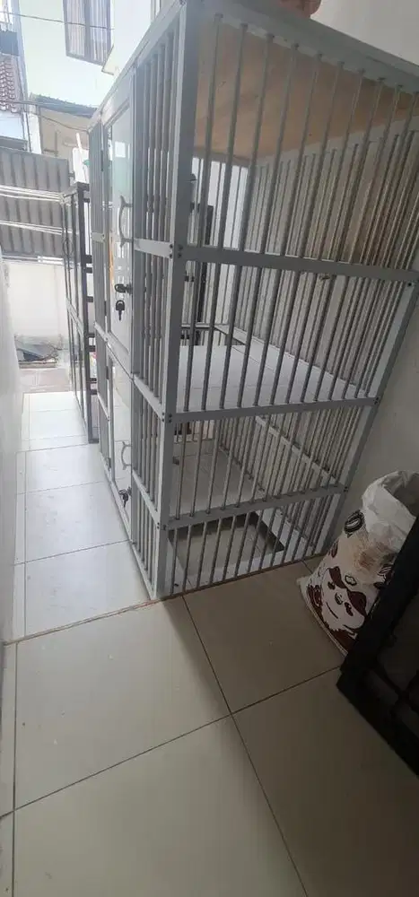 Kandang kucing 3 tingkat bekas