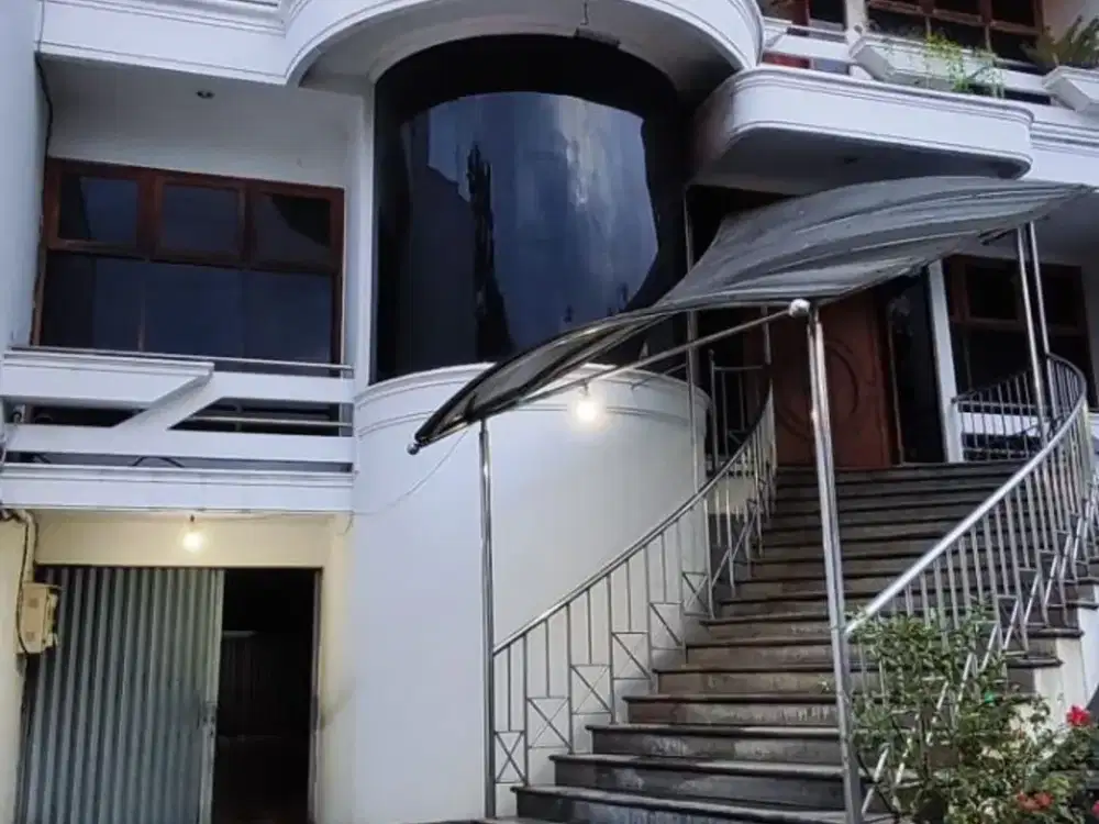 Raya Dharmahusada Indah cocok untuk bisnis / usaha