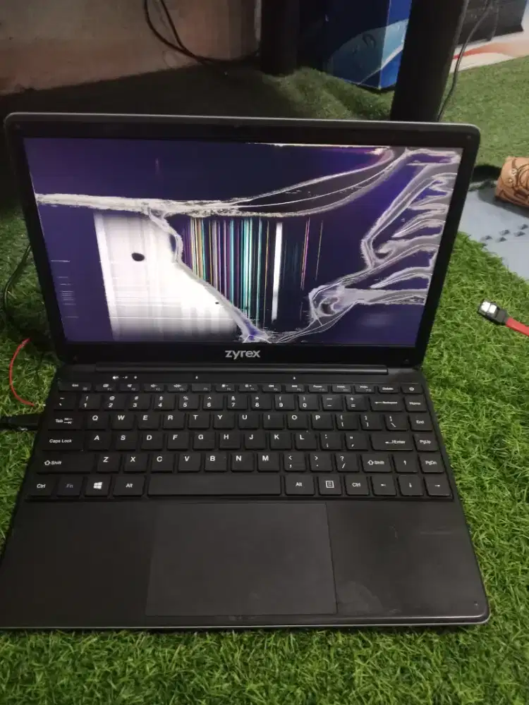laptop zyrex sky 232 2021 minus lcd