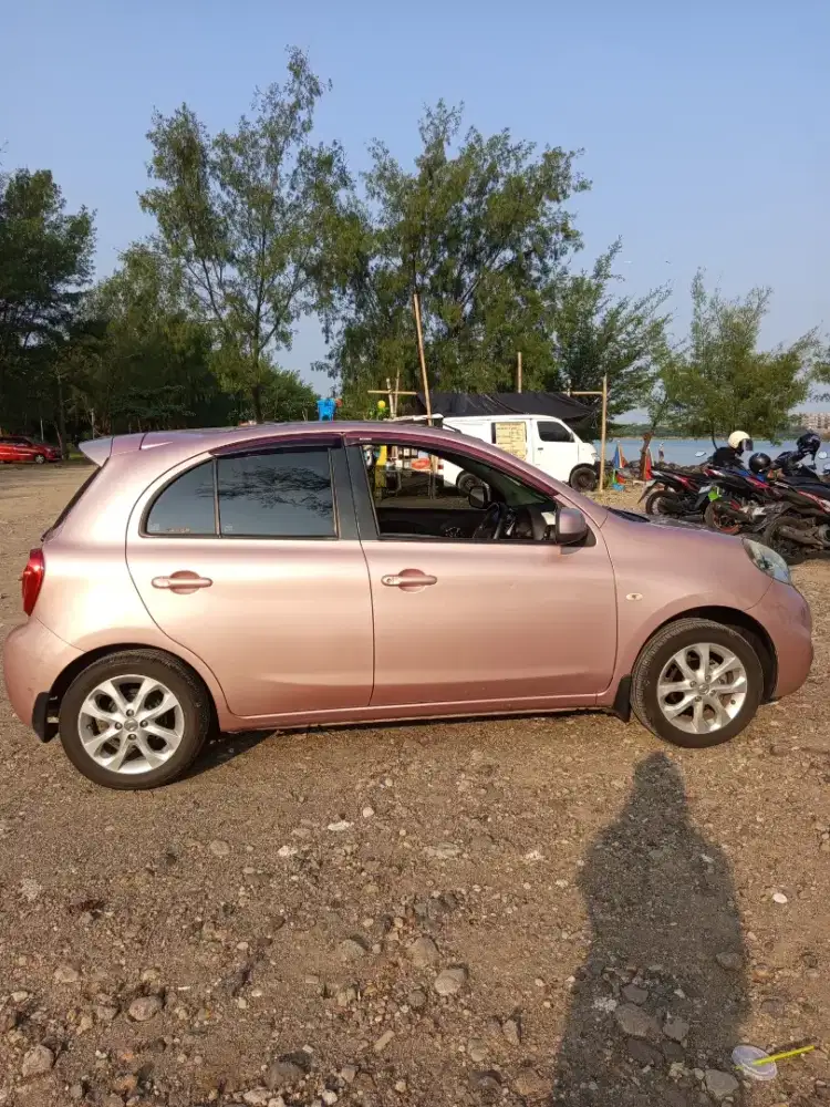 DIJUAL MOBIL MERK NISSAN MARCH 1.2 AT/!max