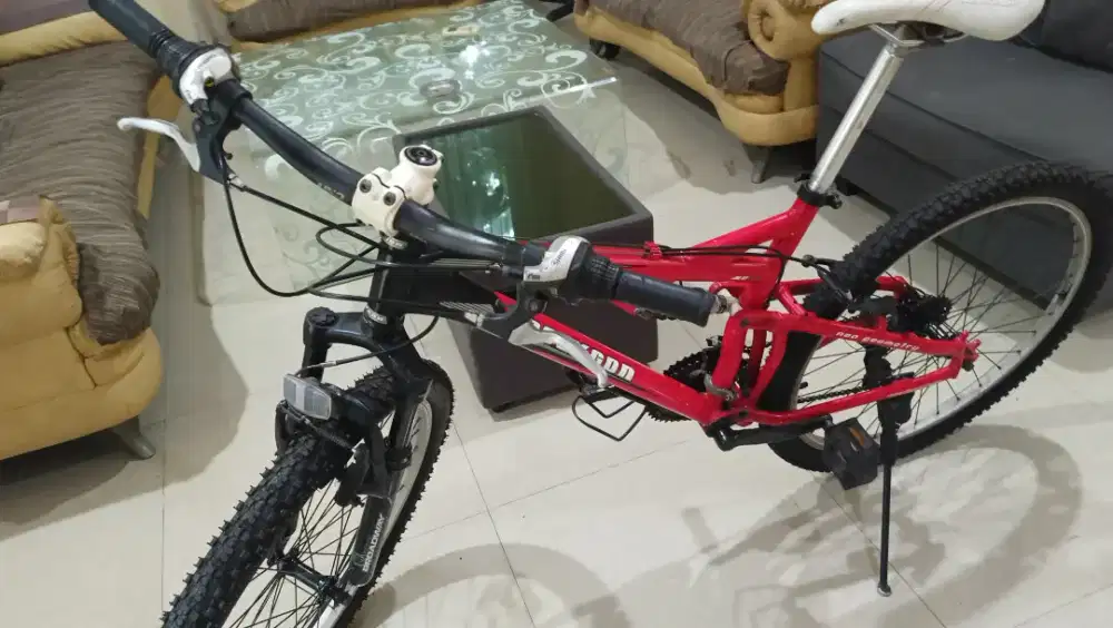 Polygon Broadway istimewa ukuran 26