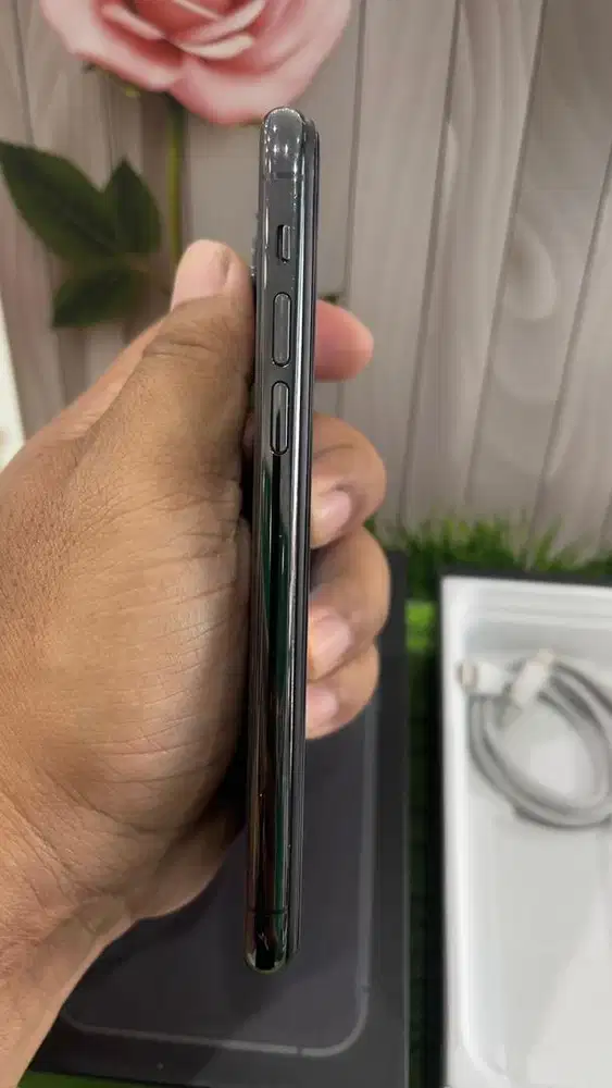 Iphone 11 pro 64gb bekas