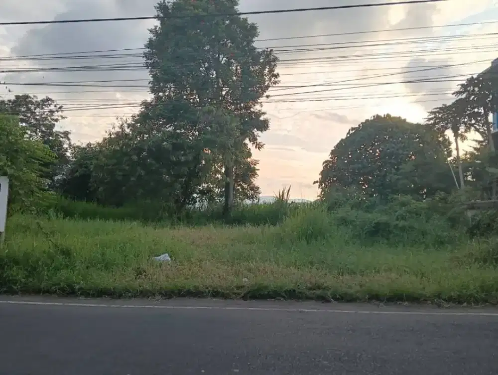 Lahan 1650M2 View Manado strategis Jalan utama