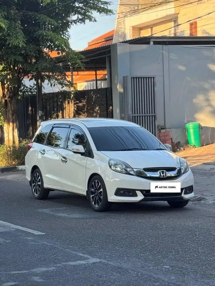 MOBILIO 2015 / 2014 Manual Bagus Murah Kredit Bekas Surabaya Lengkap