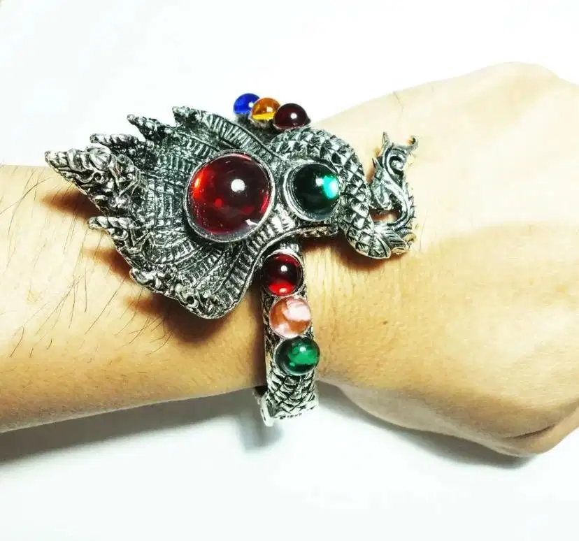 gelang batu mata naga leklai