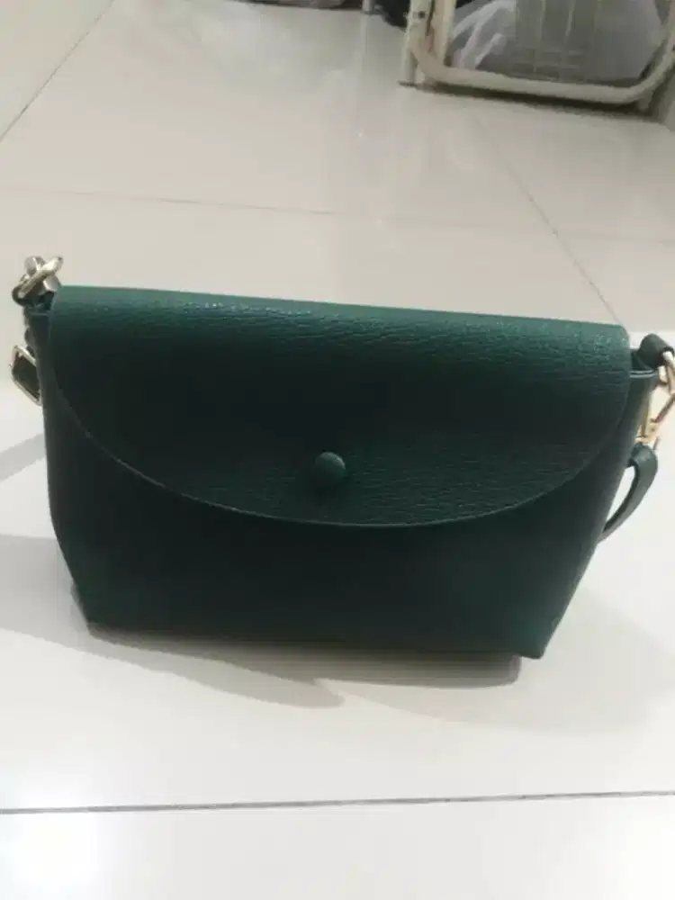 Tas wanita bekas seperti baru