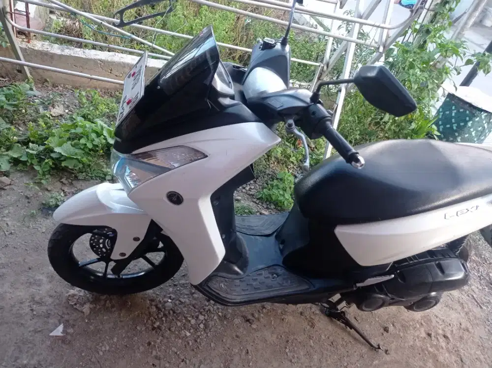 Lexi putih 2018 pemakaian 2019