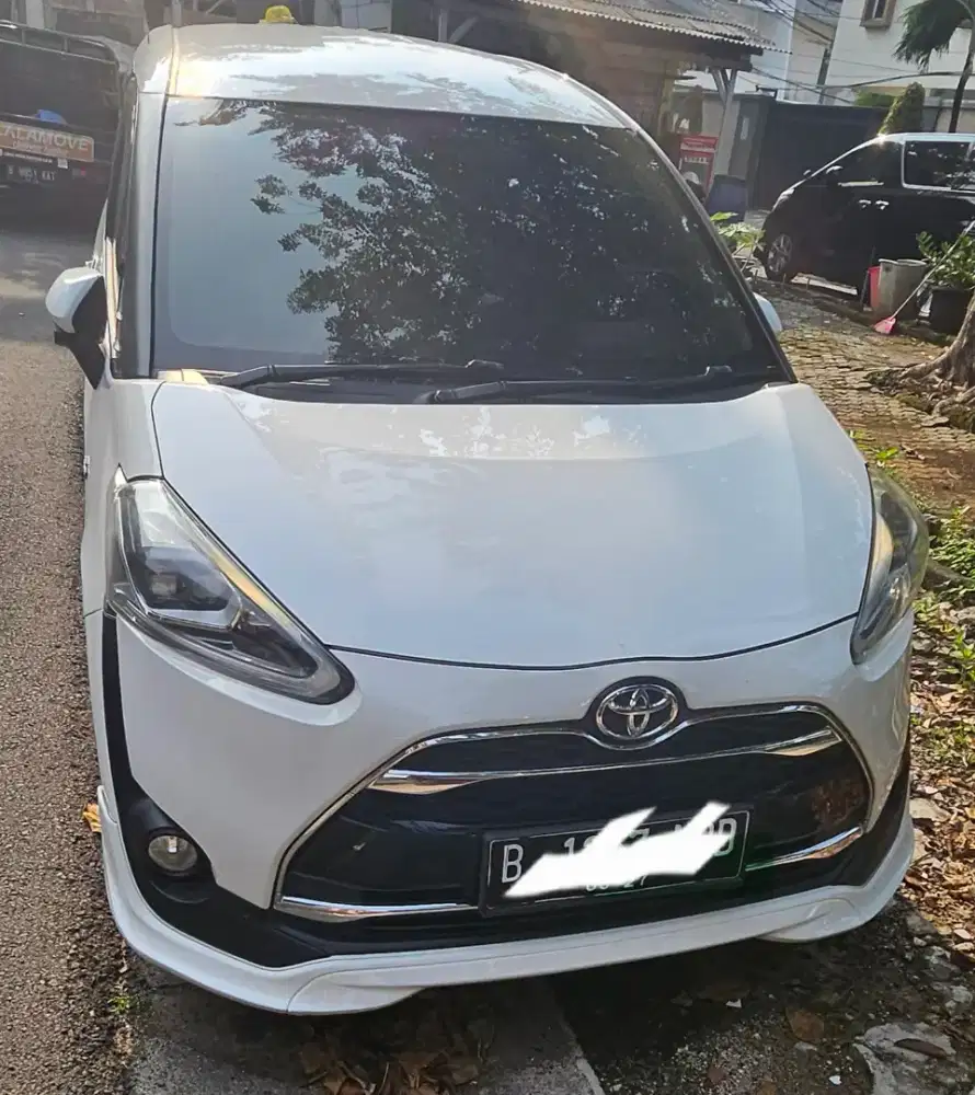 Sienta Tipe Q 2017 Putih Km 77rb