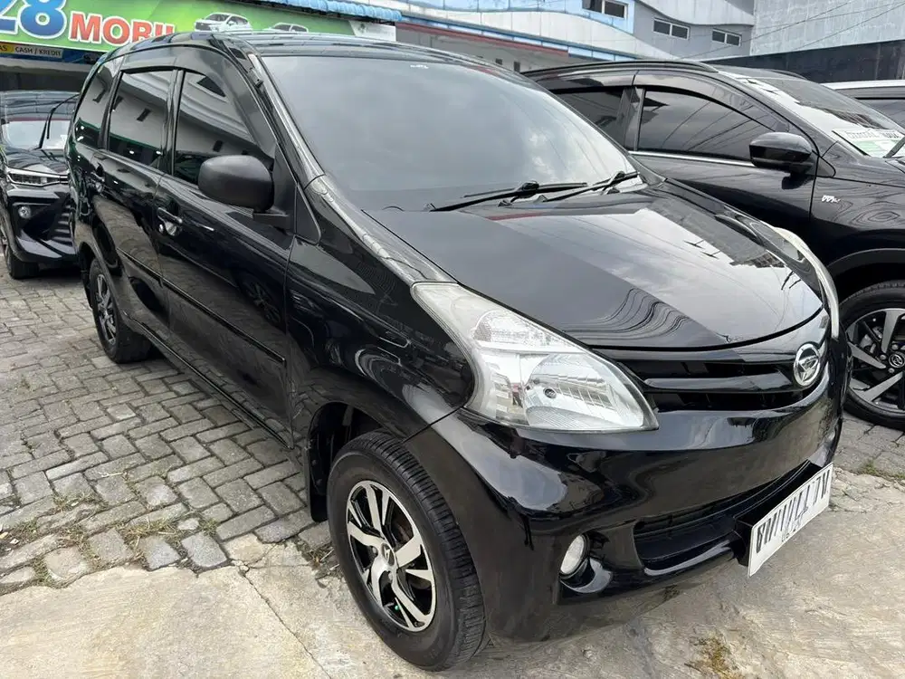 Xenia 1.3 R Deluxe 2014 Hitam