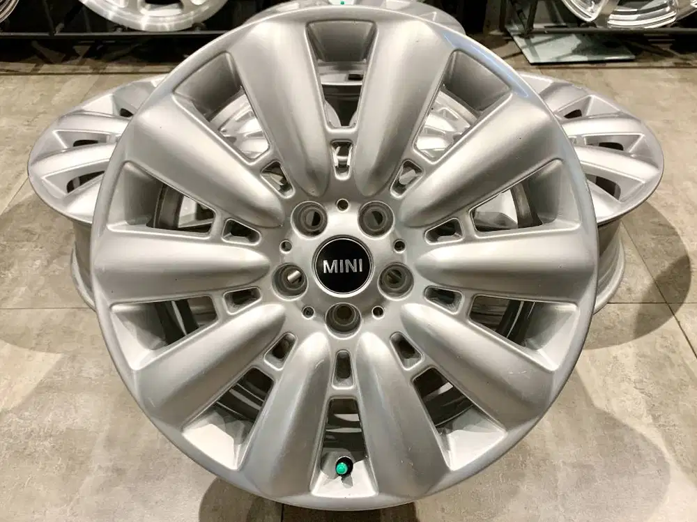 Velg OEM Mini Cooper Countryman F60, R-18, Lebar 7.5, PCD 5x112
