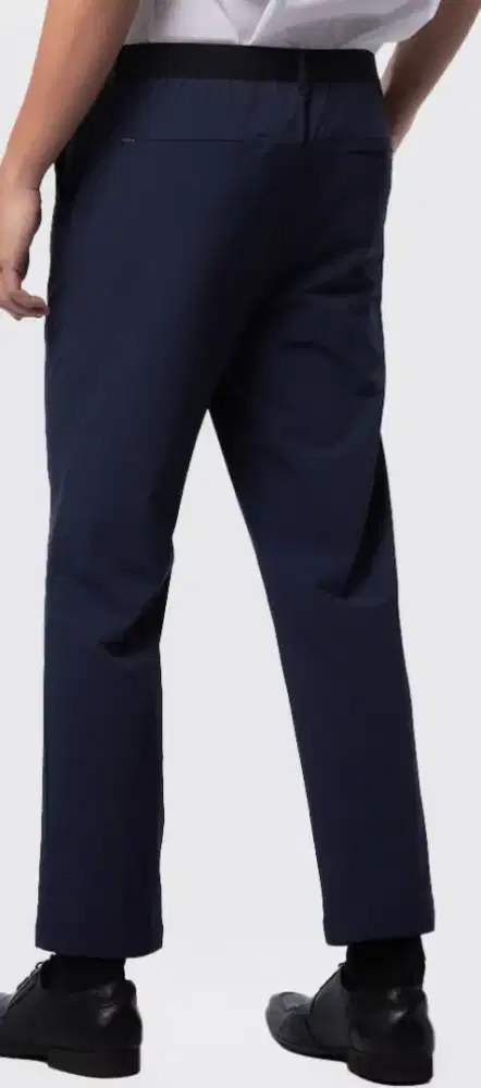 CelanaThe Executive 4 way stretch Navy size 36 BNWT (BARU) ORI murah