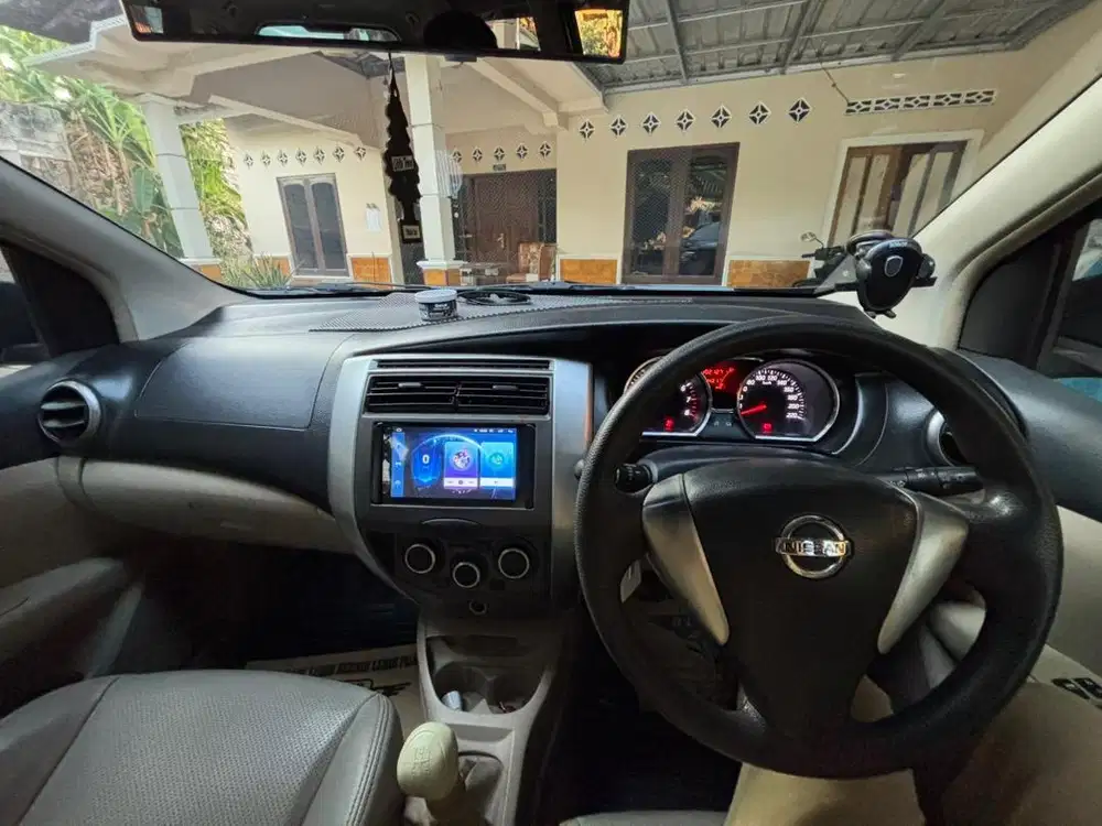 Nissan Grand Livina XV Manual