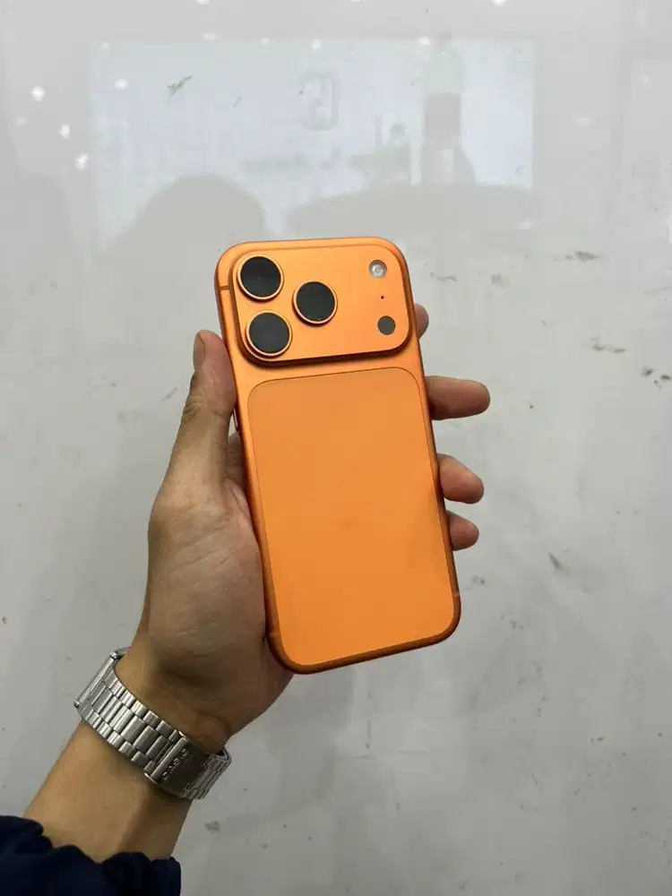 iphone 17 pro 512 cosmic beacukai second